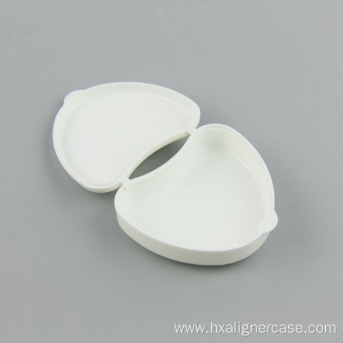 Heart-Shape Plastic Dental Orthodontic Retainer Box